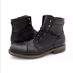 derek cap toe boot